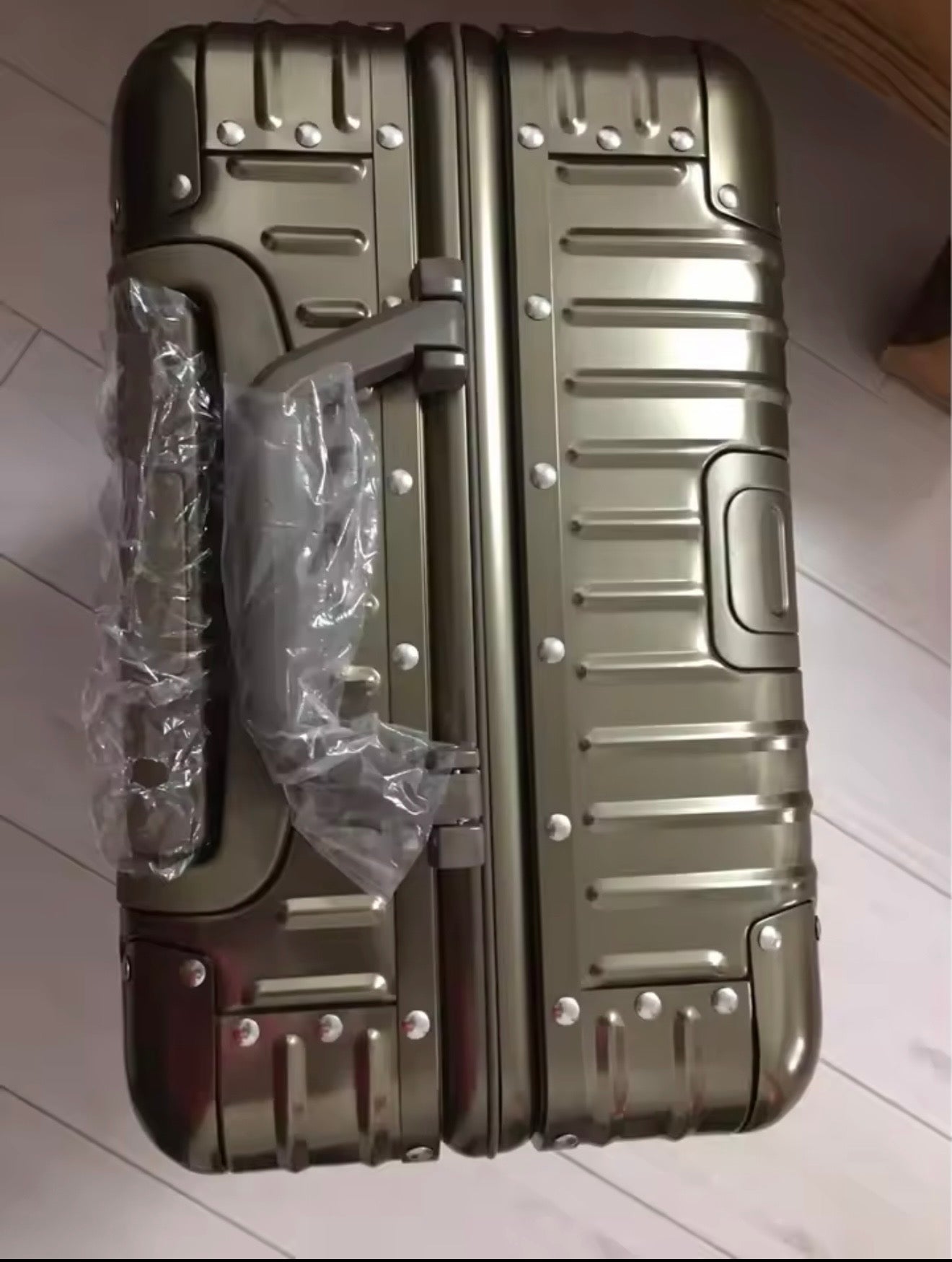 KUIRR Atlas Suitcase